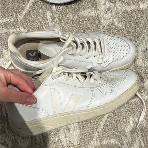 Veja White Athletic Shoes with Low-Top Design and Breathable Perforations